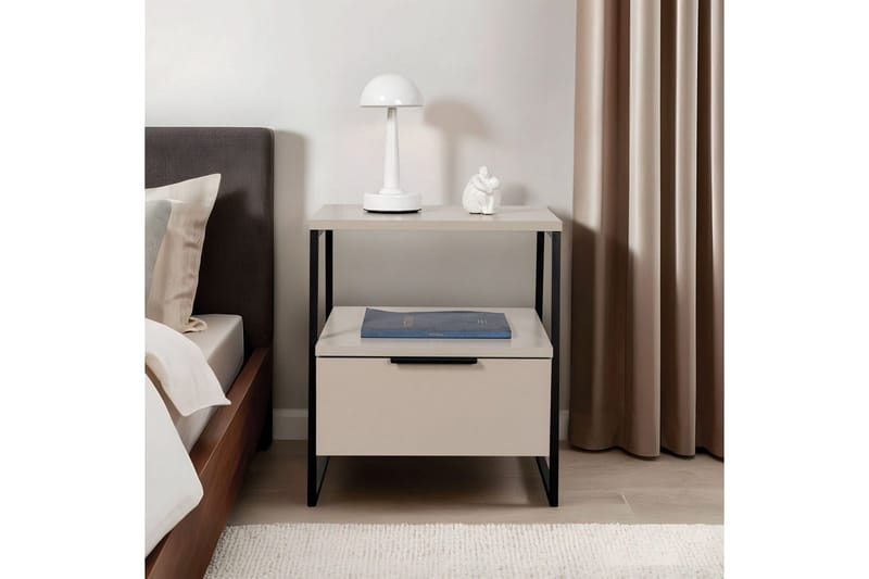 Yöpöytä Kavilash Hiilijalan]{|text_list - Hiilijalan]{|text_list - Huonekalut - Pöytä & ruokailuryhmä - Apupöytä & sivupöytä - Yöpöytä